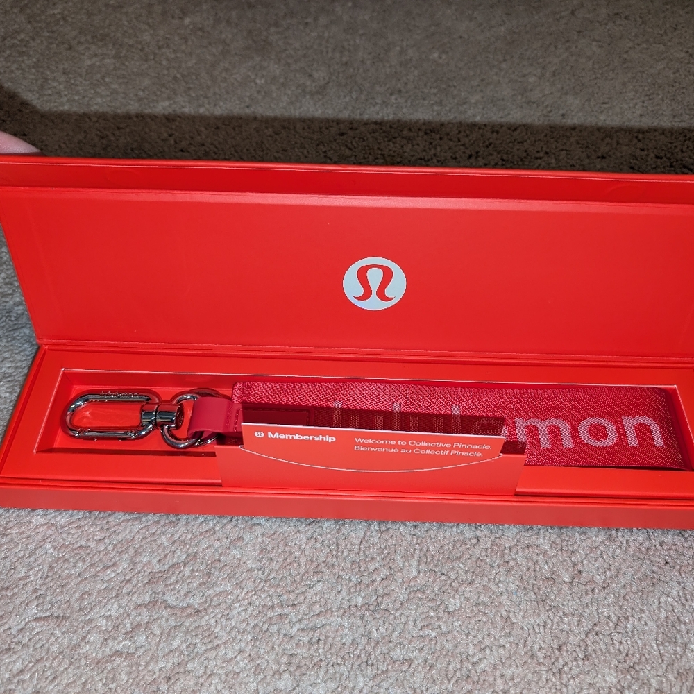 Lululemon Pinnacle Gift Keychain